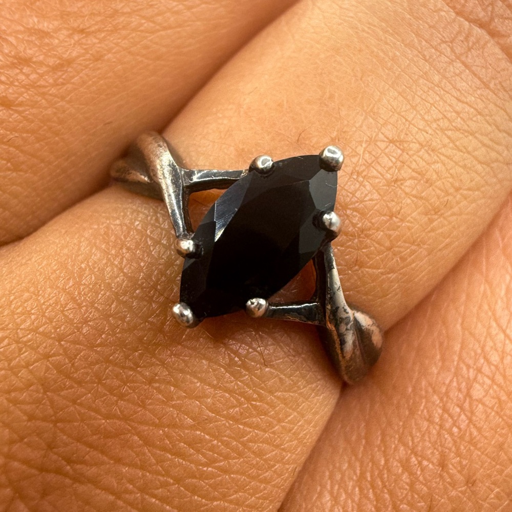 Vintage AVON Onyx Sterling Ring Size 9